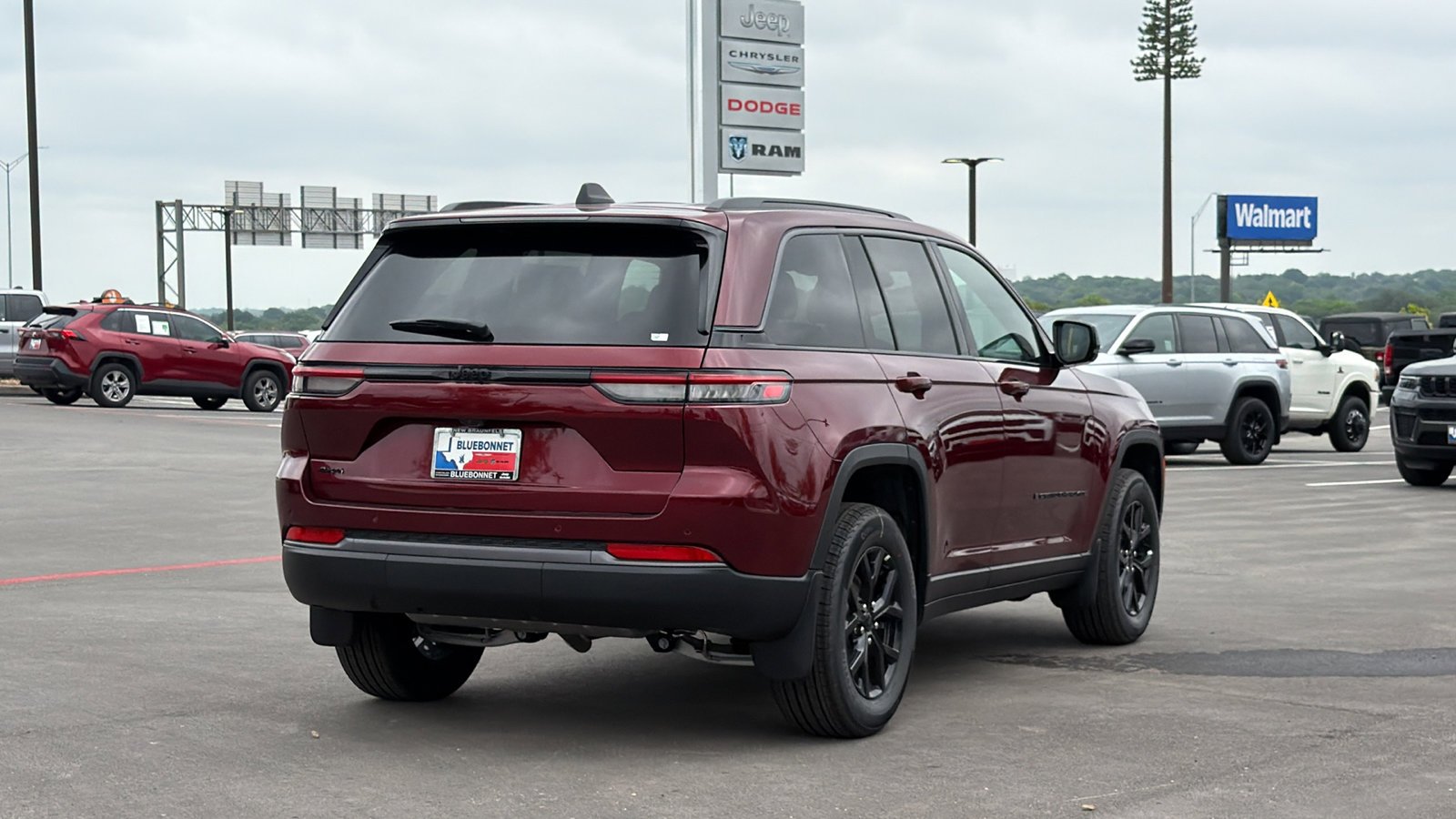 New 2026 Velvet Red Pearl-Coat Exterior Paint Jeep Laredo Altitude image 5