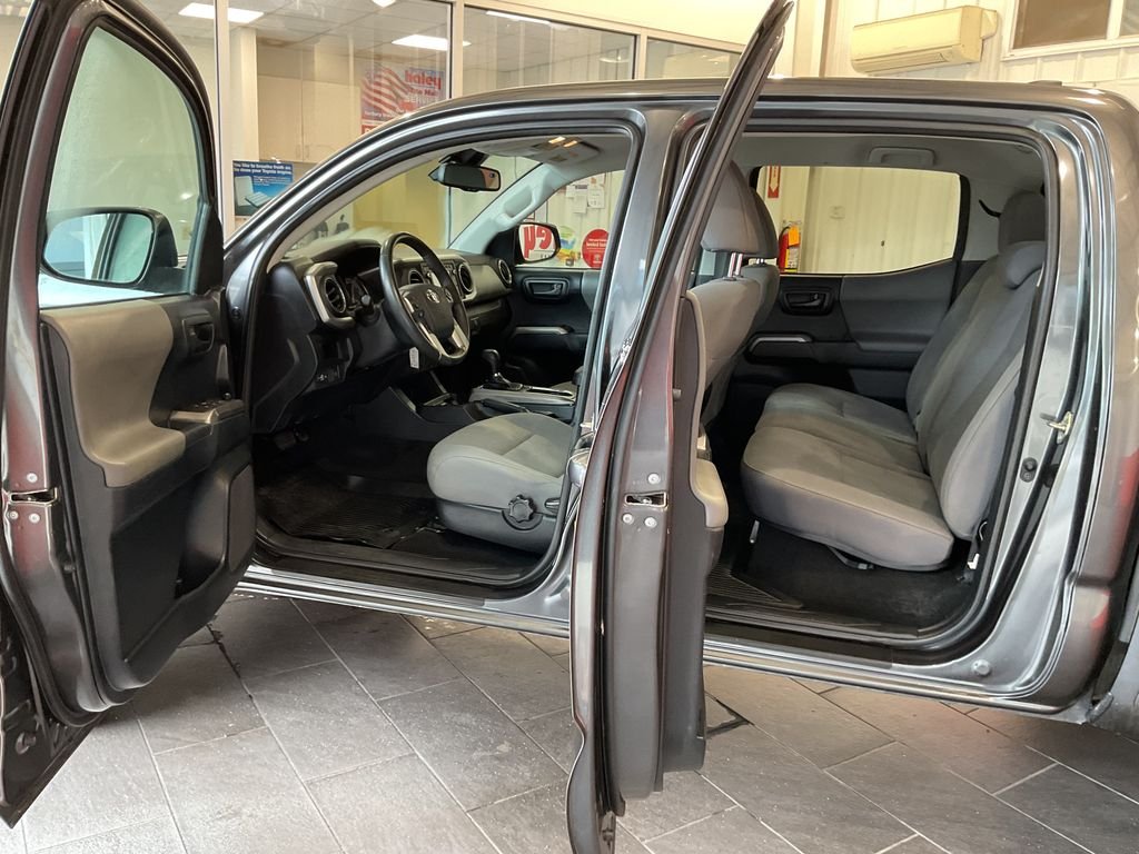 Used 2019 Gray Toyota SR5 image 11