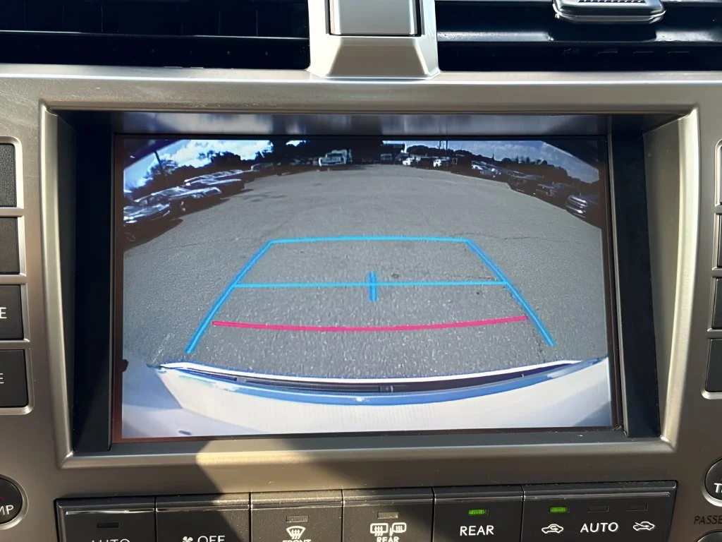 Used 2019 White Lexus 460 image 21