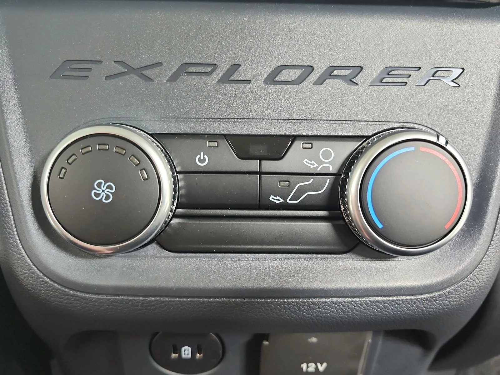 New 2026 Carbonized Gray Metallic Ford Active image 38