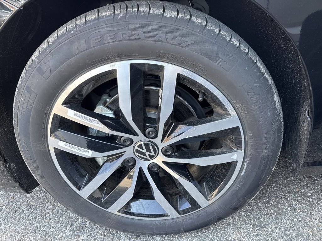 2025 Volkswagen Jetta SE - Photo 9