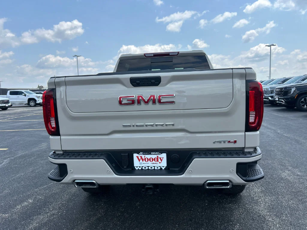 2026 GMC Sierra 1500 AT4 - Photo 9