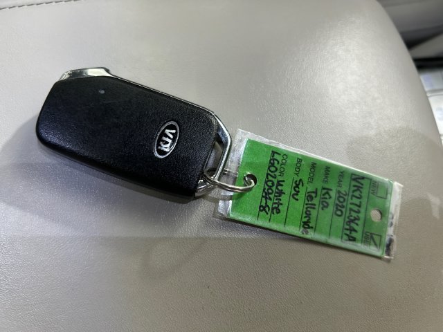 Used 2020 White Kia S image 25