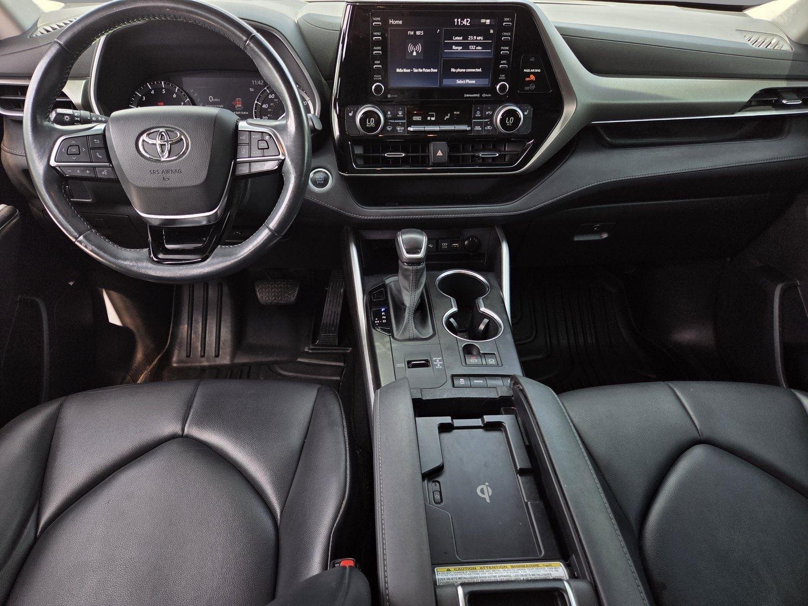Used 2021 Midnight Black Metallic Toyota XLE image 9