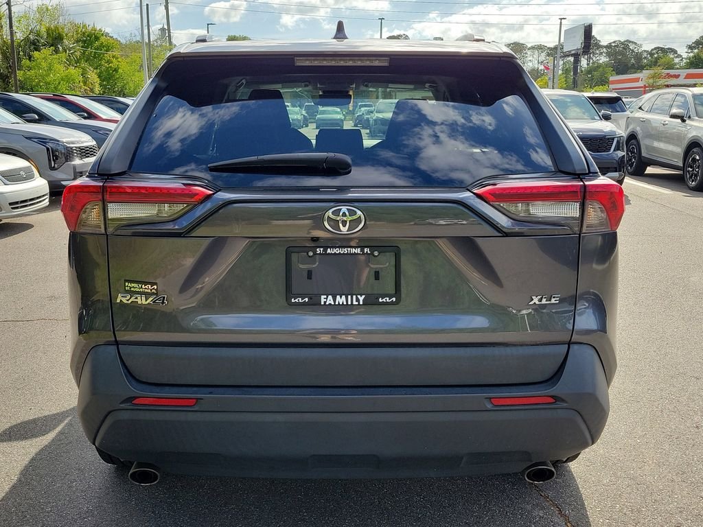 2022 Toyota RAV4 XLE - Photo 5
