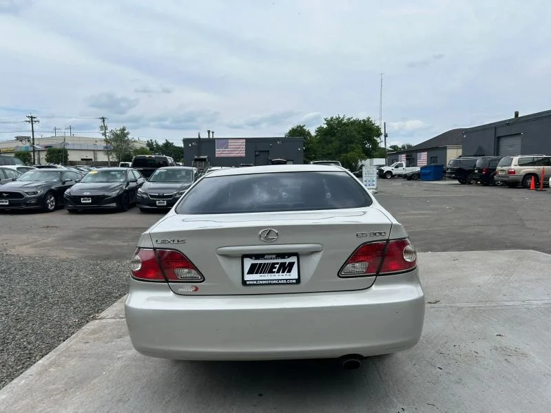Used 2003 Gold Lexus ES 300 Sedan 4D image 8