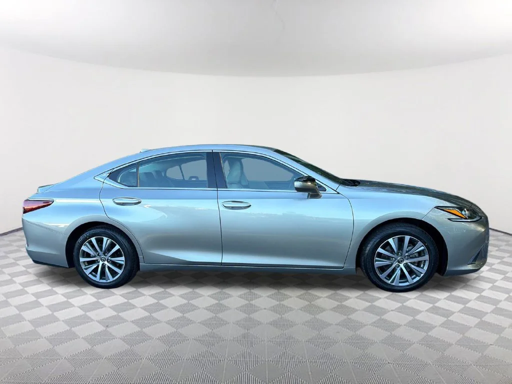 Used 2019 Silver Lexus 350 image 4