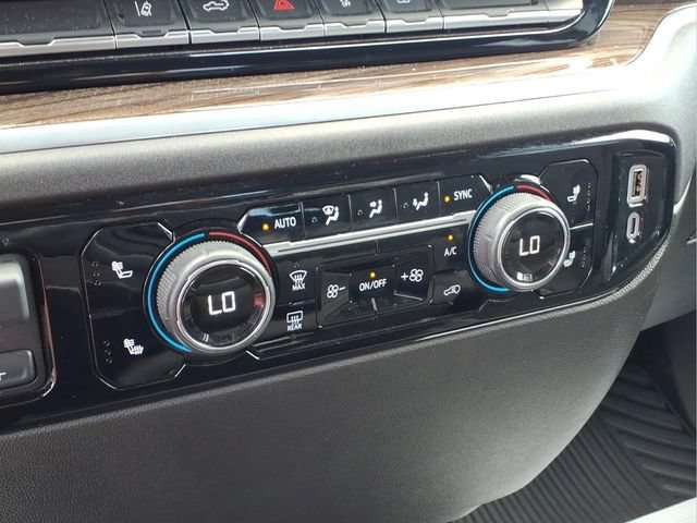 Used 2025 Summit White Chevrolet LT image 8