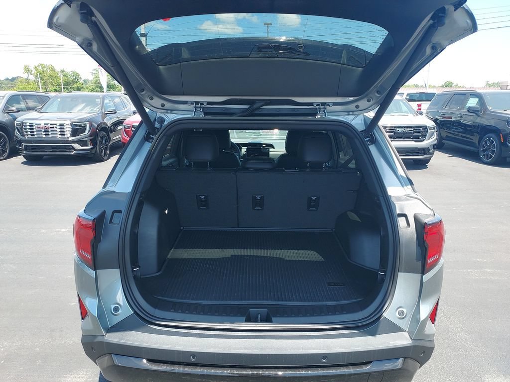 New 2027 Sterling Metallic GMC AWD Elevation image 14