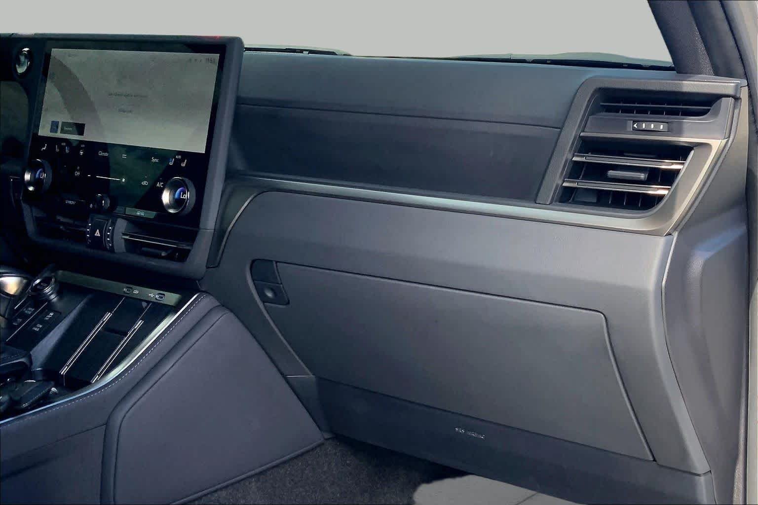 Used 2025 Incognito Lexus Overtrail image 18