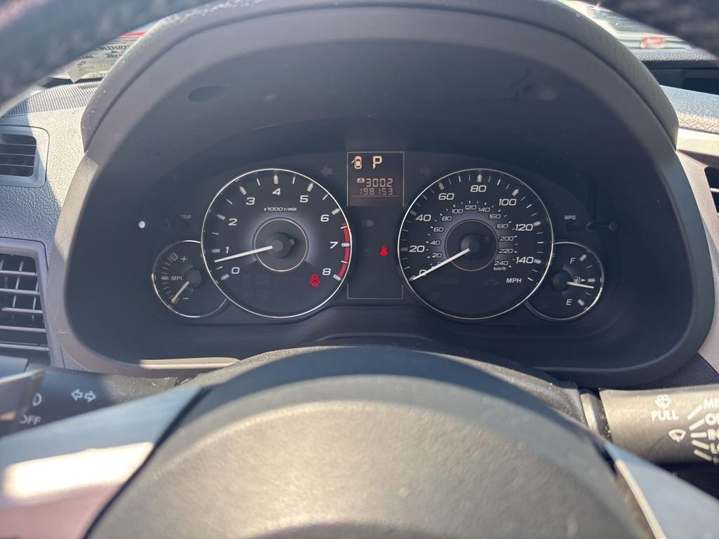 Used 2010 White Subaru 2.5i Premium image 9