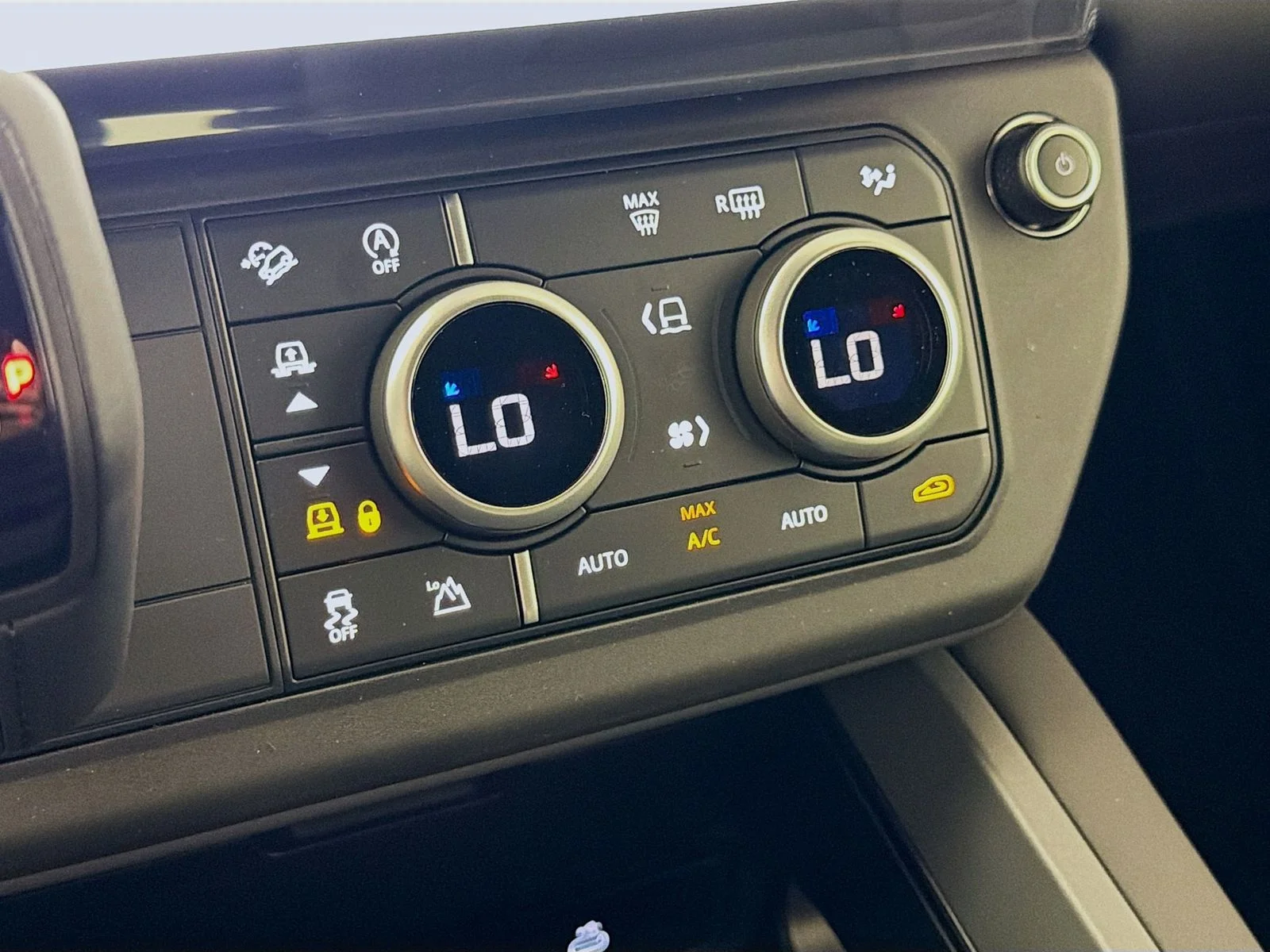 New 2026 Borasco Grey Land Rover X-Dynamic SE image 15
