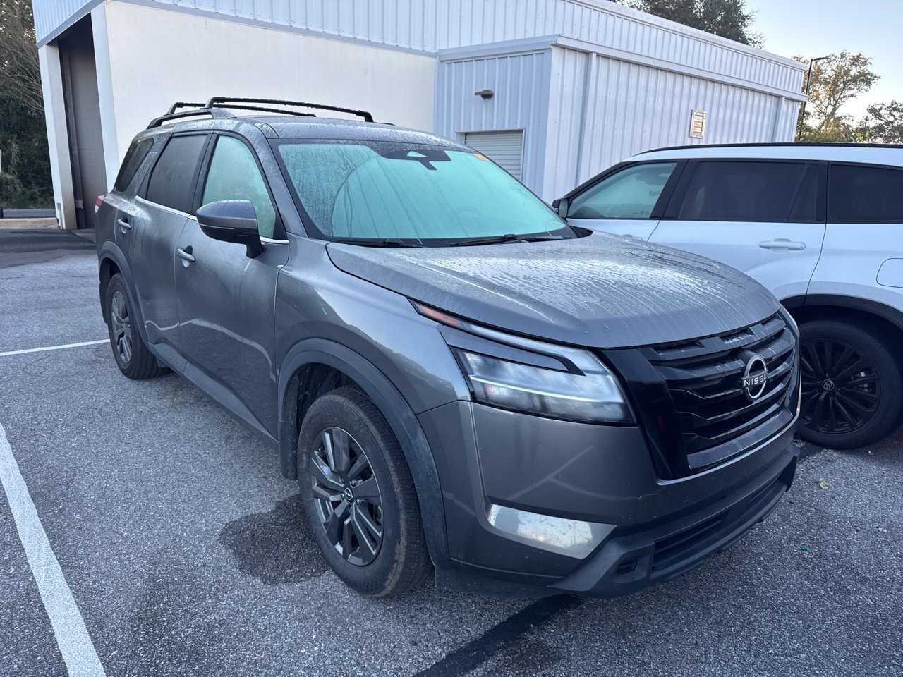 Used 2022 Gray Nissan SV image 2