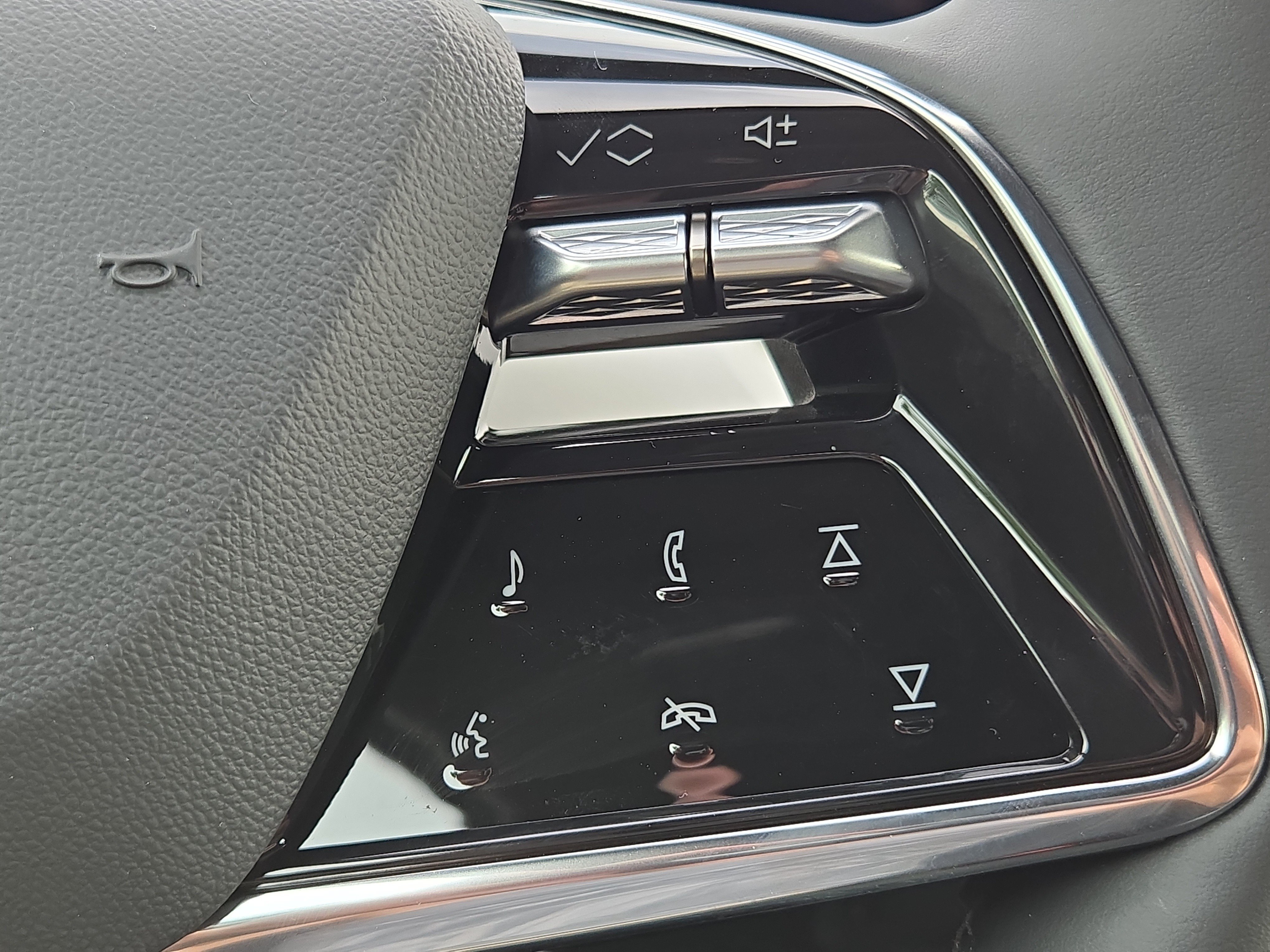 2026 Cadillac OPTIQ Sport - Photo 24