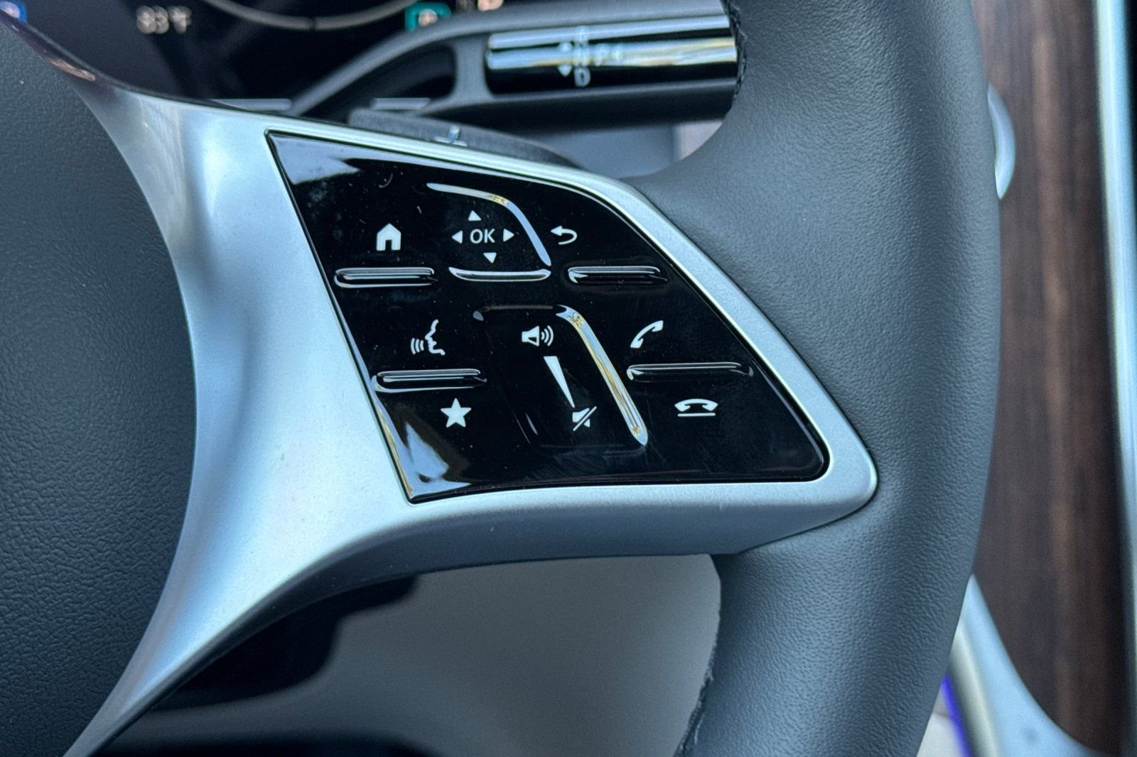 New 2027 Polar White Mercedes-Benz GLC 300 image 31
