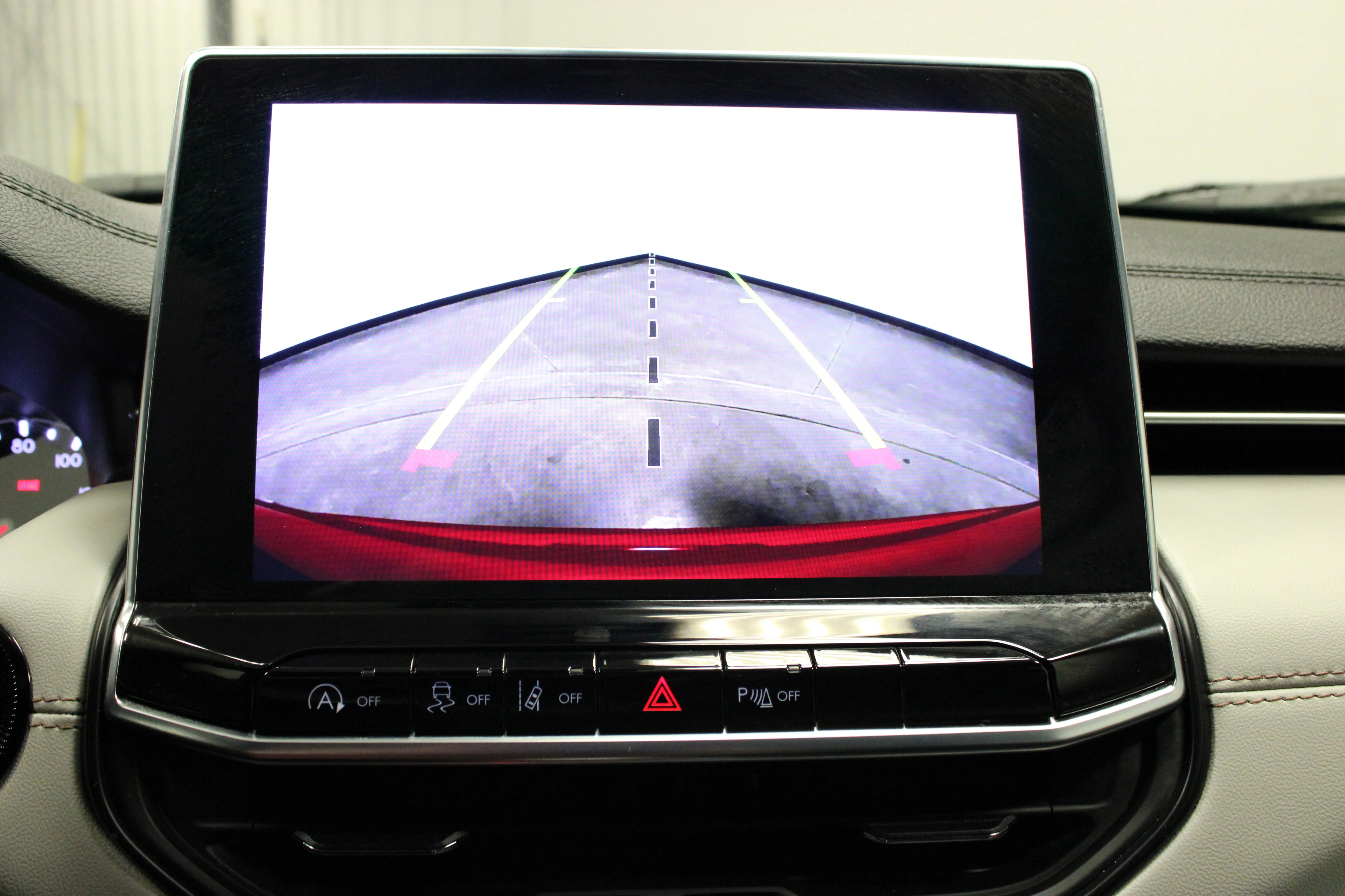 Used 2025 Red Hot Pearlcoat Jeep Limited image 24