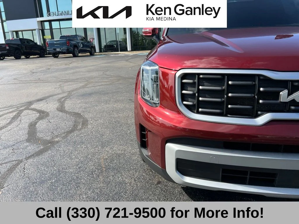 Used 2024 Red Kia S image 18