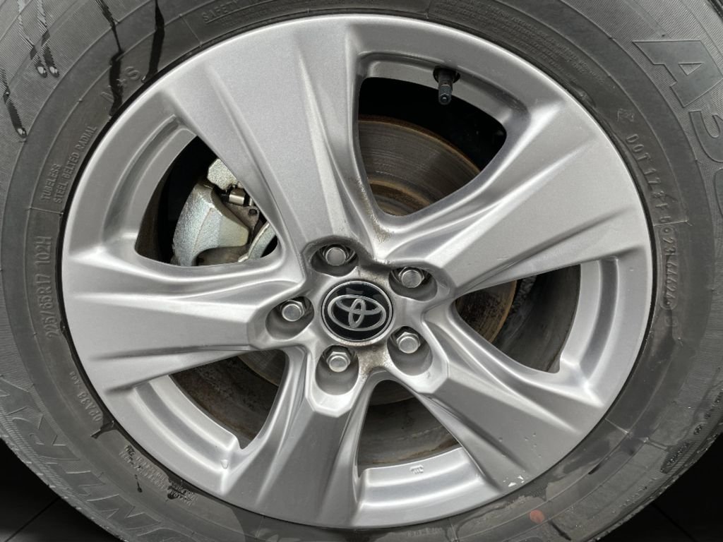 Used 2025 Silver Toyota XLE image 28
