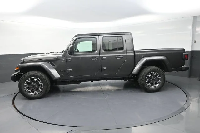 New 2026 Granite Crystal Metallic Clear-Coat Exterior Paint Jeep Sahara image 5