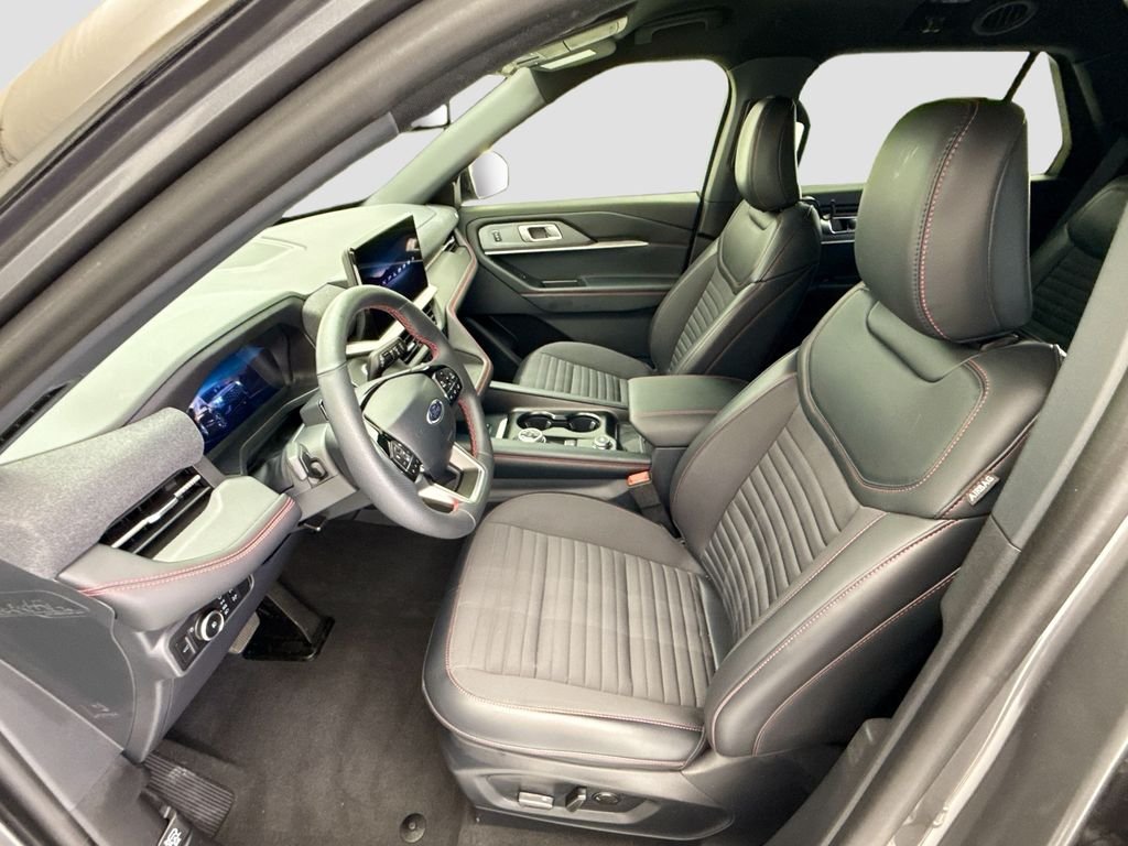 Used 2025 Gray Metallic Ford ST-Line image 18