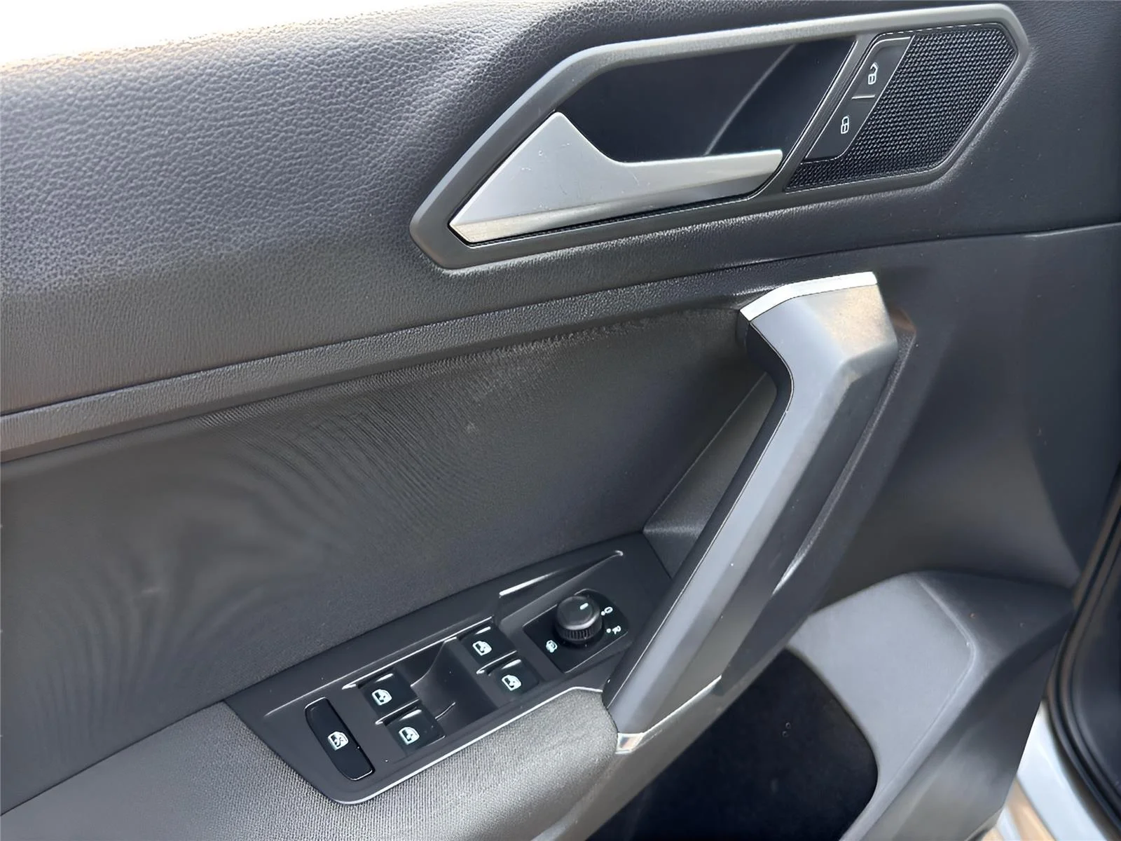 Used 2020 Pyrite Silver Metallic Volkswagen S image 11