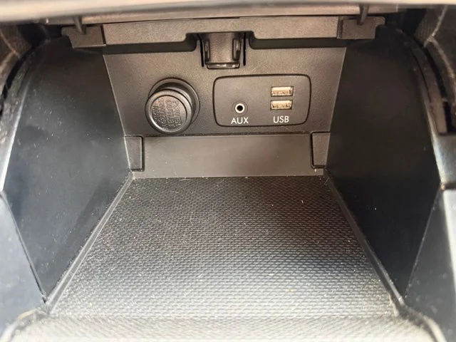 Used 2018 White Subaru 2.5i image 24