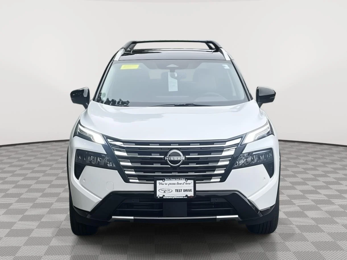 New 2026 Everest White Pearl TriCoat / Super Black Two-tone Nissan Platinum image 2