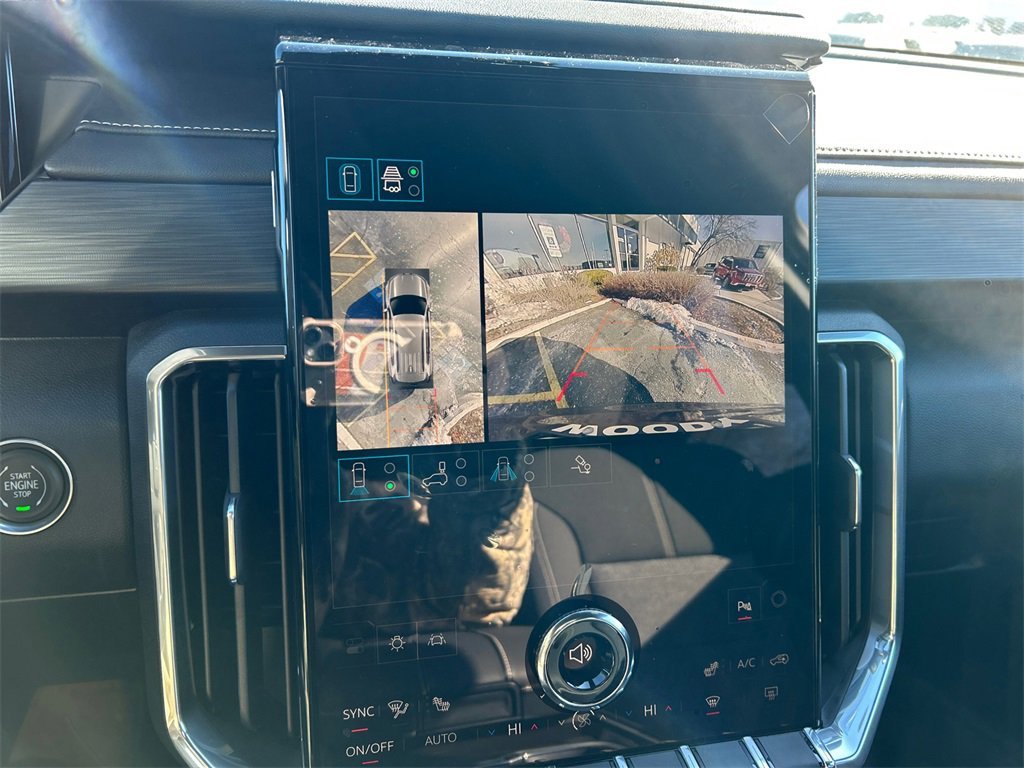 2026 GMC ACADIA - Image 22