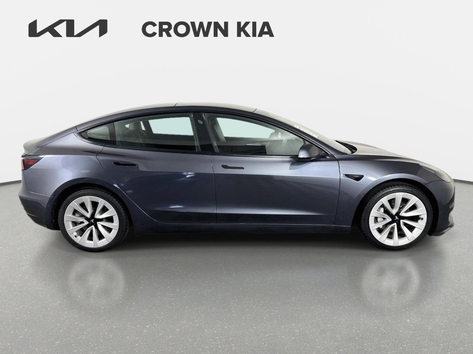 Used 2022 Gray Tesla Base image 4