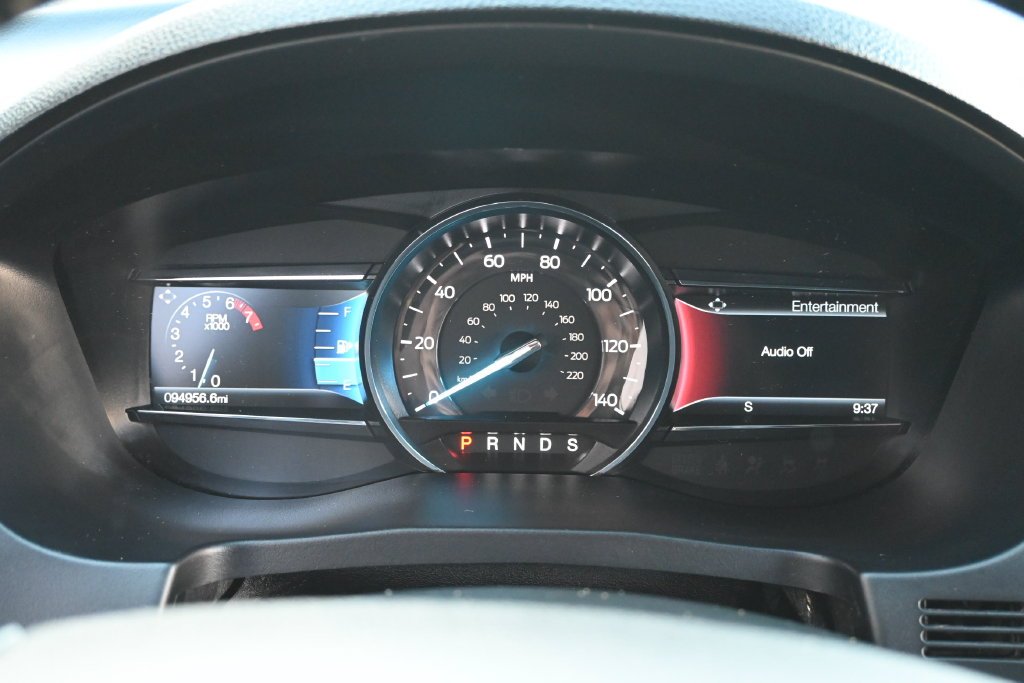 Used 2019 Burgundy Ford Limited image 35