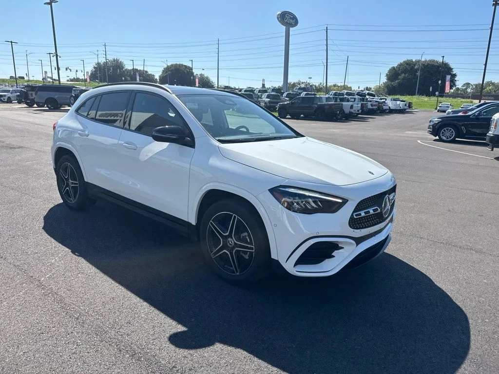 Used 2025  Mercedes-Benz GLA 250 image 17