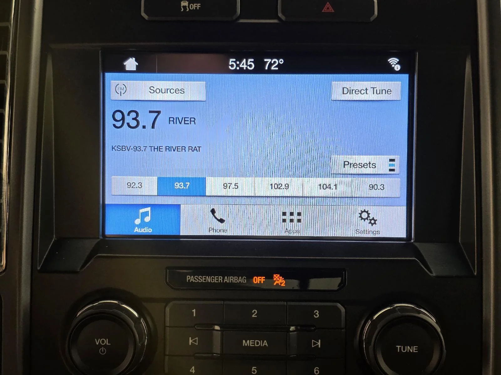 Used 2016 Oxford White Ford XLT image 38