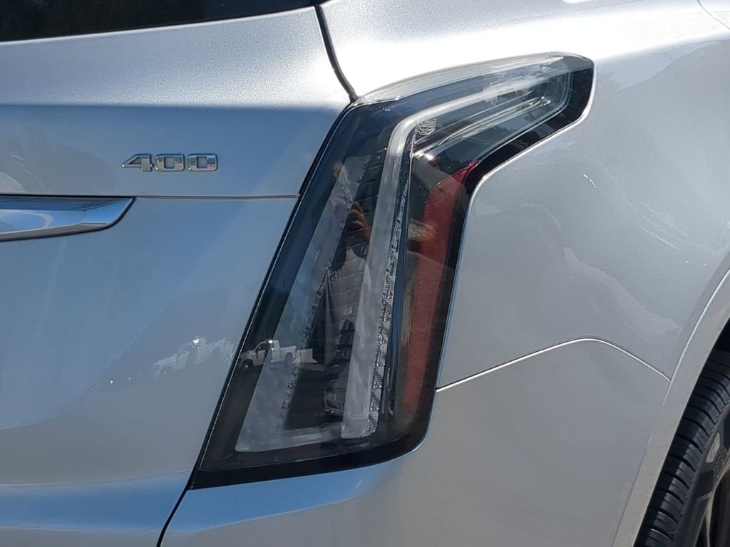 Used 2020 Silver Cadillac Sport image 9