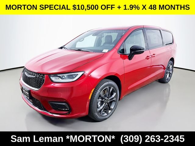 New 2026 Red Hot Pearl-Coat Exterior Paint Chrysler Select image 3