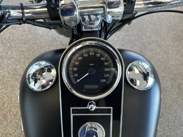Used 2014  Harley-Davidson FLSTFB image 12