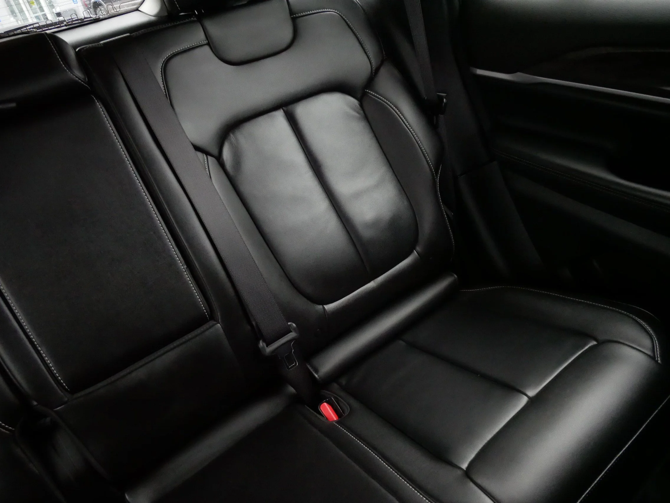 Used 2023 Velvet Red Pearlcoat Jeep Limited image 14