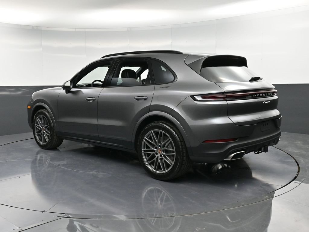 2026 Porsche Cayenne photo 2