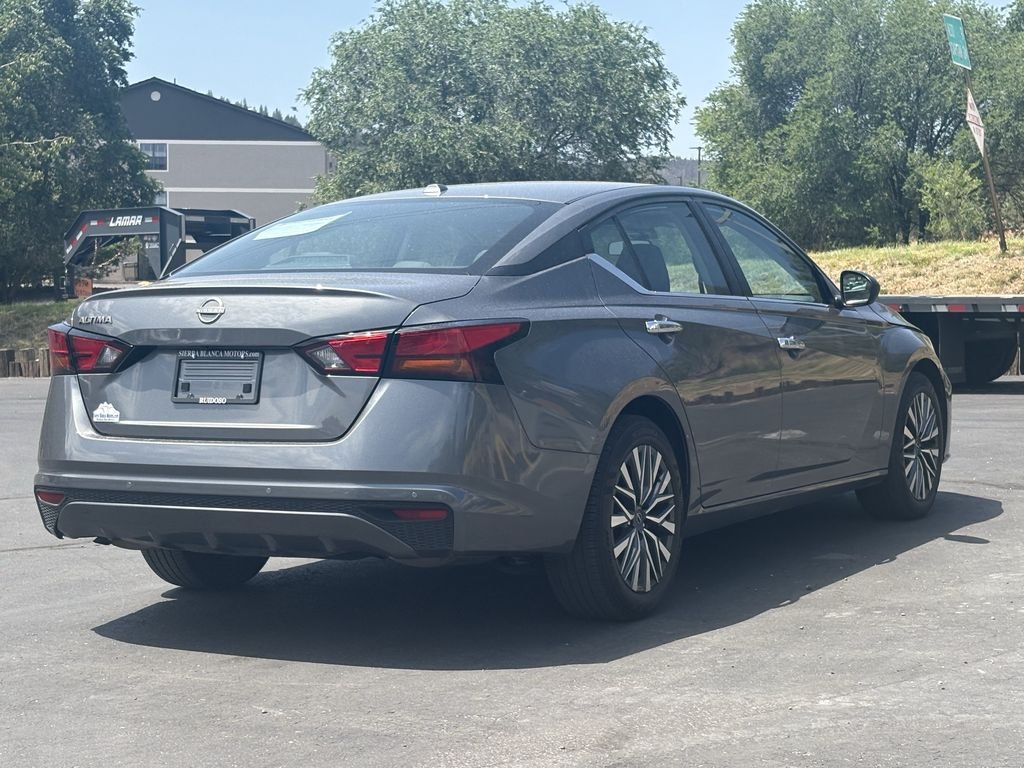 2025 Nissan Altima SV - Photo 4