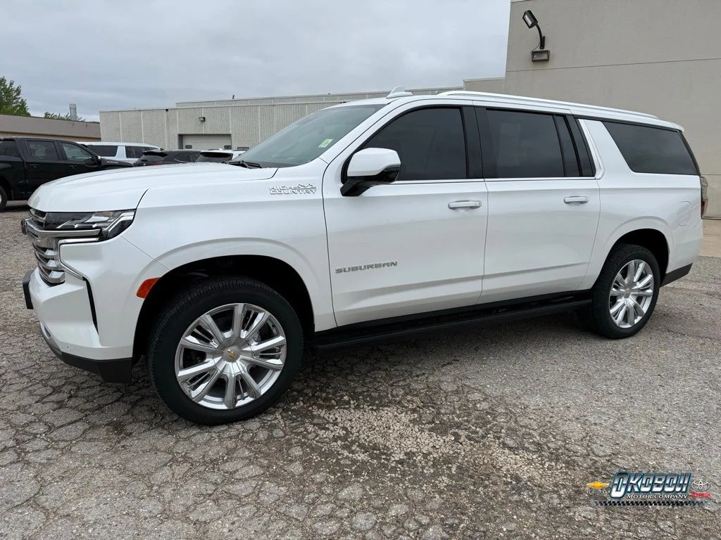 Used 2024 Beige Chevrolet High Country image 7