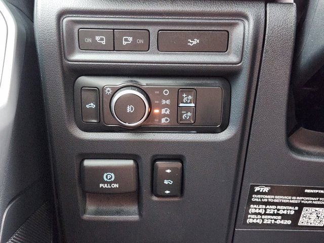 Used 2022 White Ford Lariat image 24