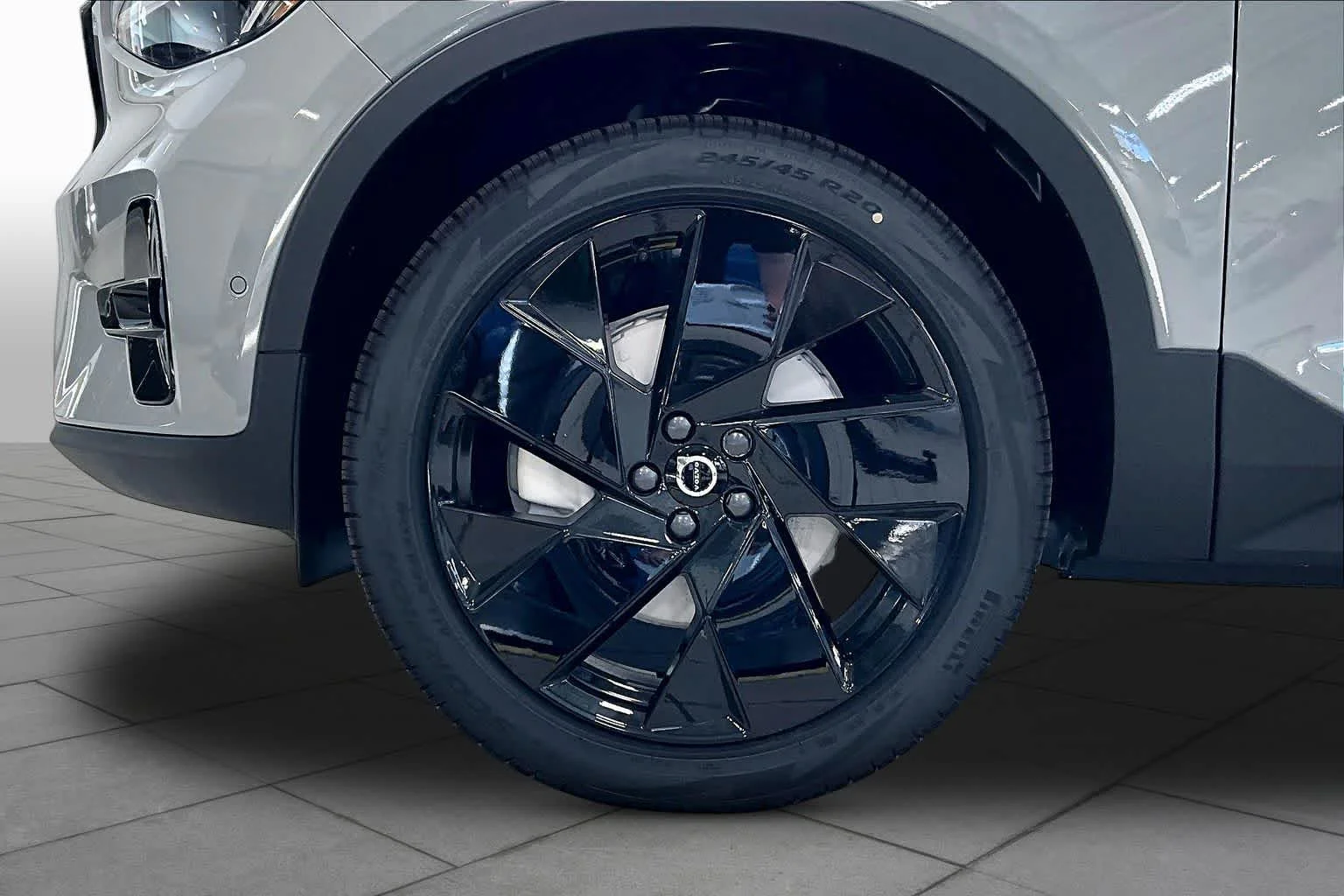 New 2026 VAPOUR GREY Volvo Ultra Black Edition image 16