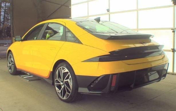 Used 2025 Hyundai IONIQ 6 SEL with VIN KMHM34AC8SA083825 for sale in Middlesboro, KY