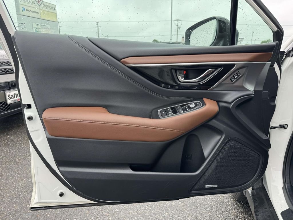 Used 2022 White Subaru Touring image 26