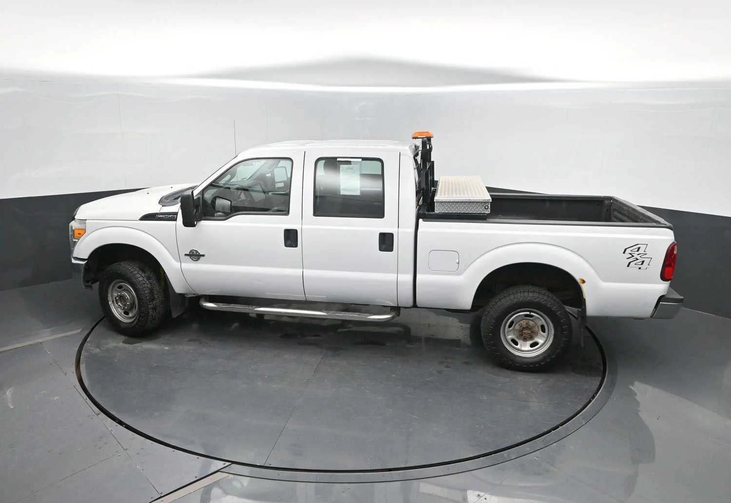 Used 2015 Oxford White Ford XL image 29