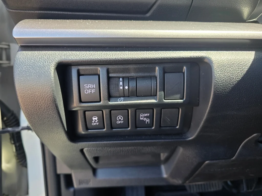 Used 2023 Crystal White Pearl Subaru Limited image 18