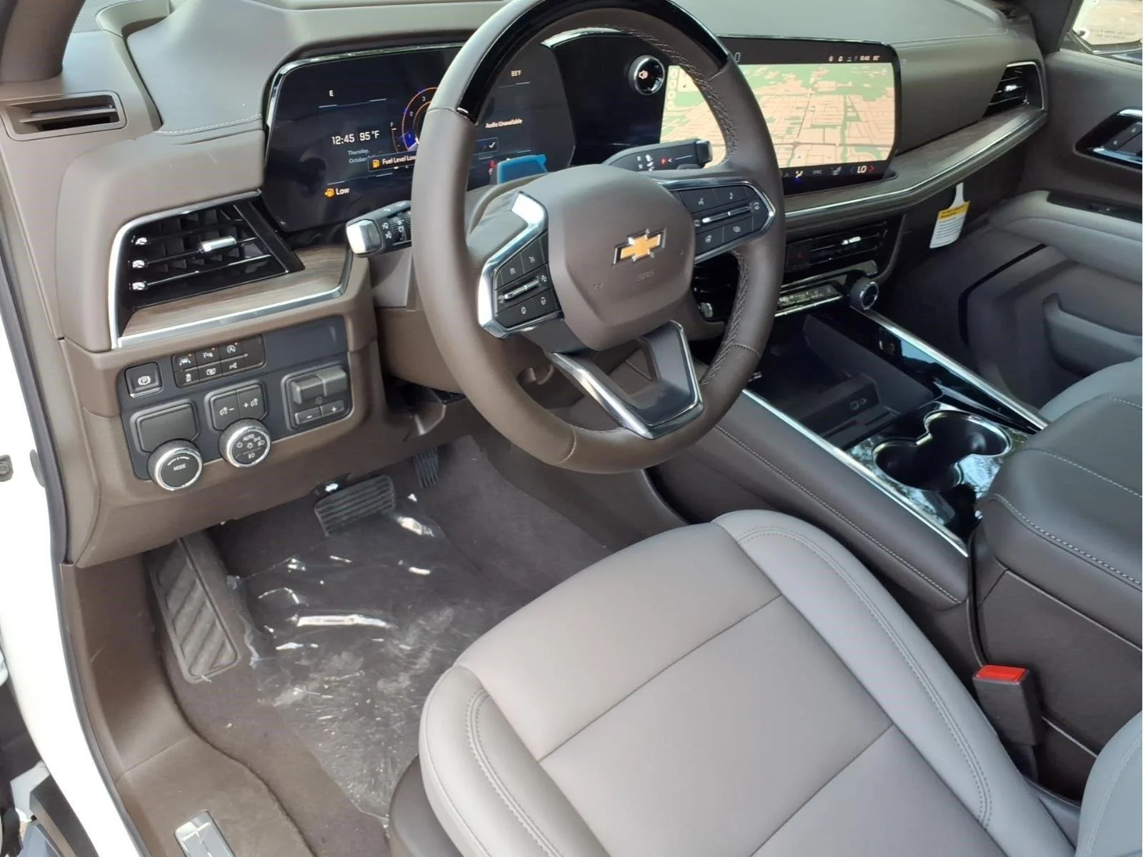 New 2027 Summit White Chevrolet LT image 17
