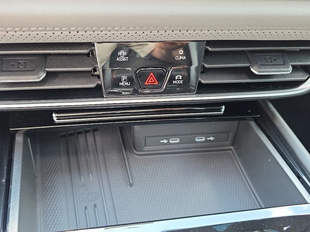 New 2026 Avocado Green Pearl Volkswagen 2.0T Peak Edition image 24