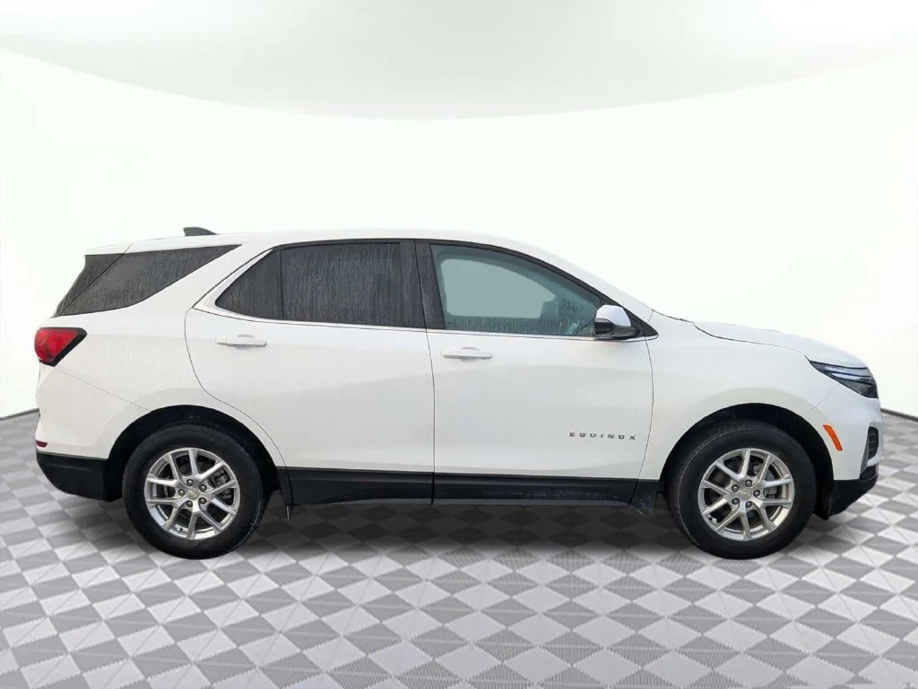Used 2024 White Chevrolet LT image 3