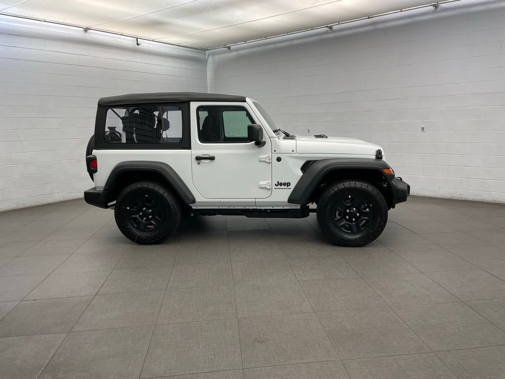 New 2026 Bright White Clear-Coat Exterior Paint Jeep Sport image 3