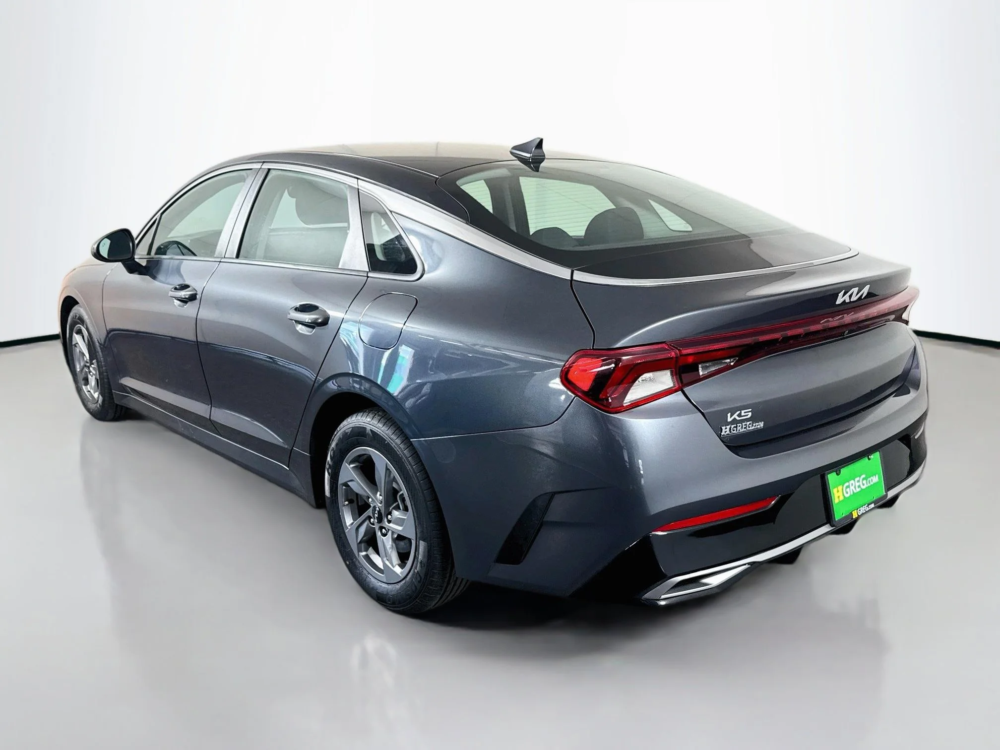 Used 2023 Gravity Gray Kia LXS image 5